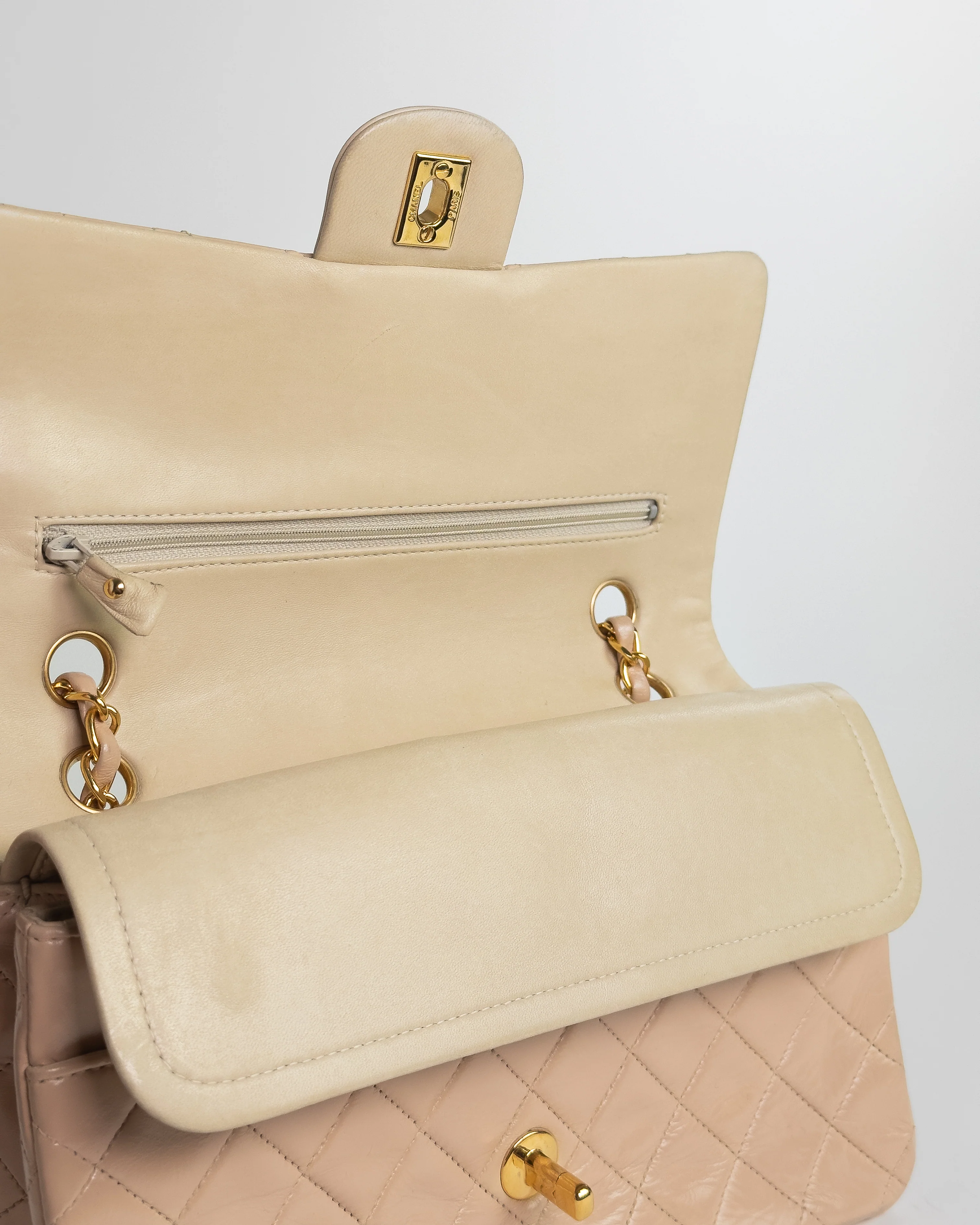 Classic Matelasse 25 Chain Flap Bag Lamb Skin Beige - Image 3