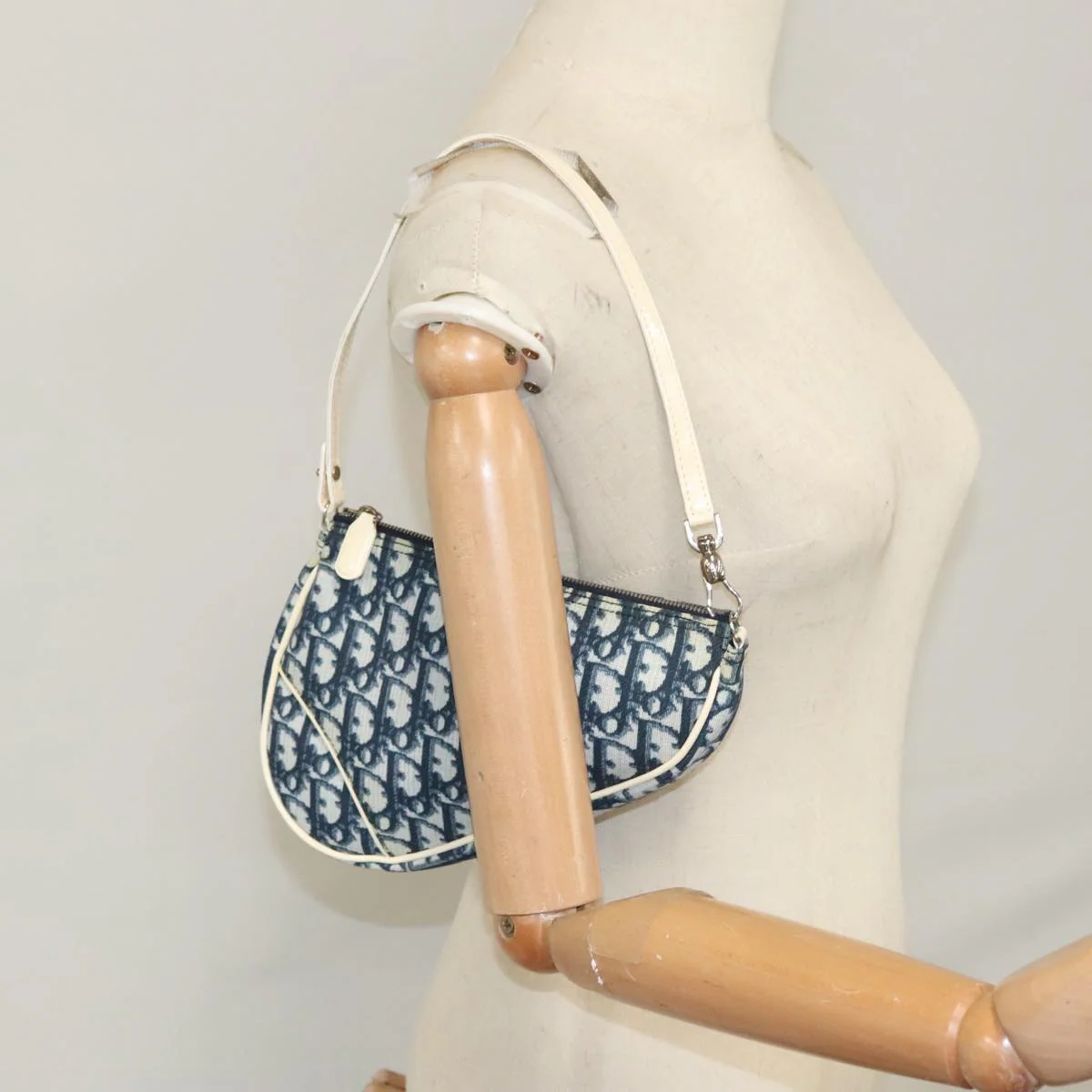 Trotter Canvas Saddle Pouch Navy - Image 21