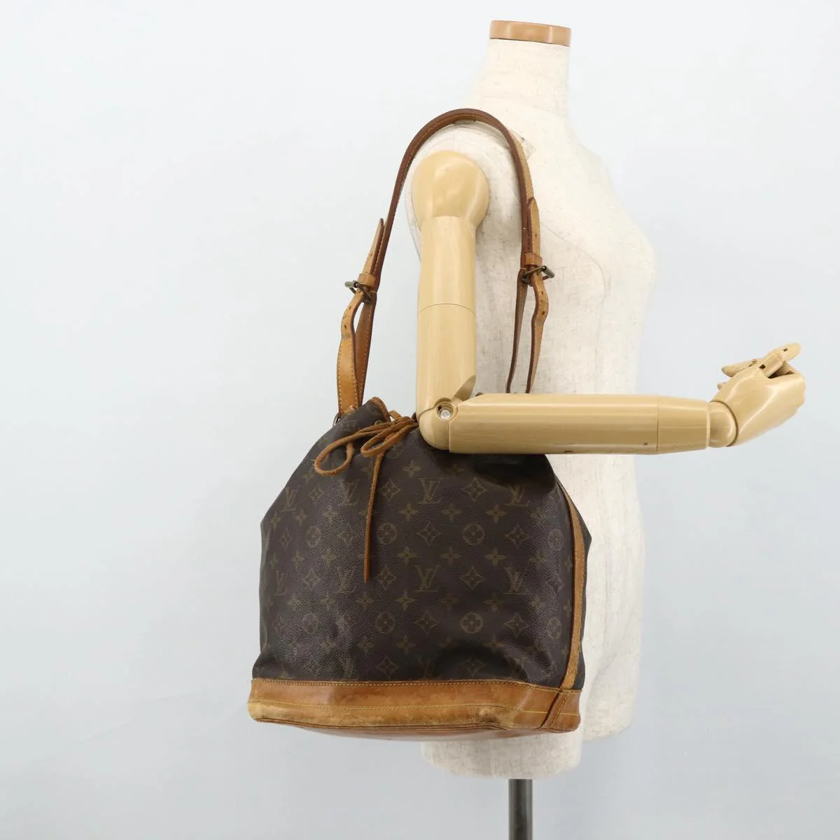 Monogram Noe Shoulder Bag - Image 20