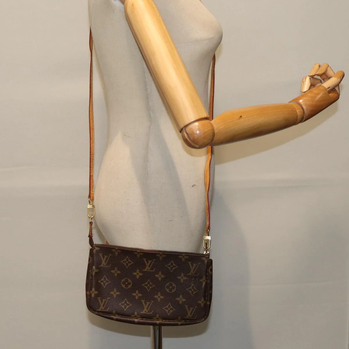 Monogram Pochette Accessoires Pouch - Image 9