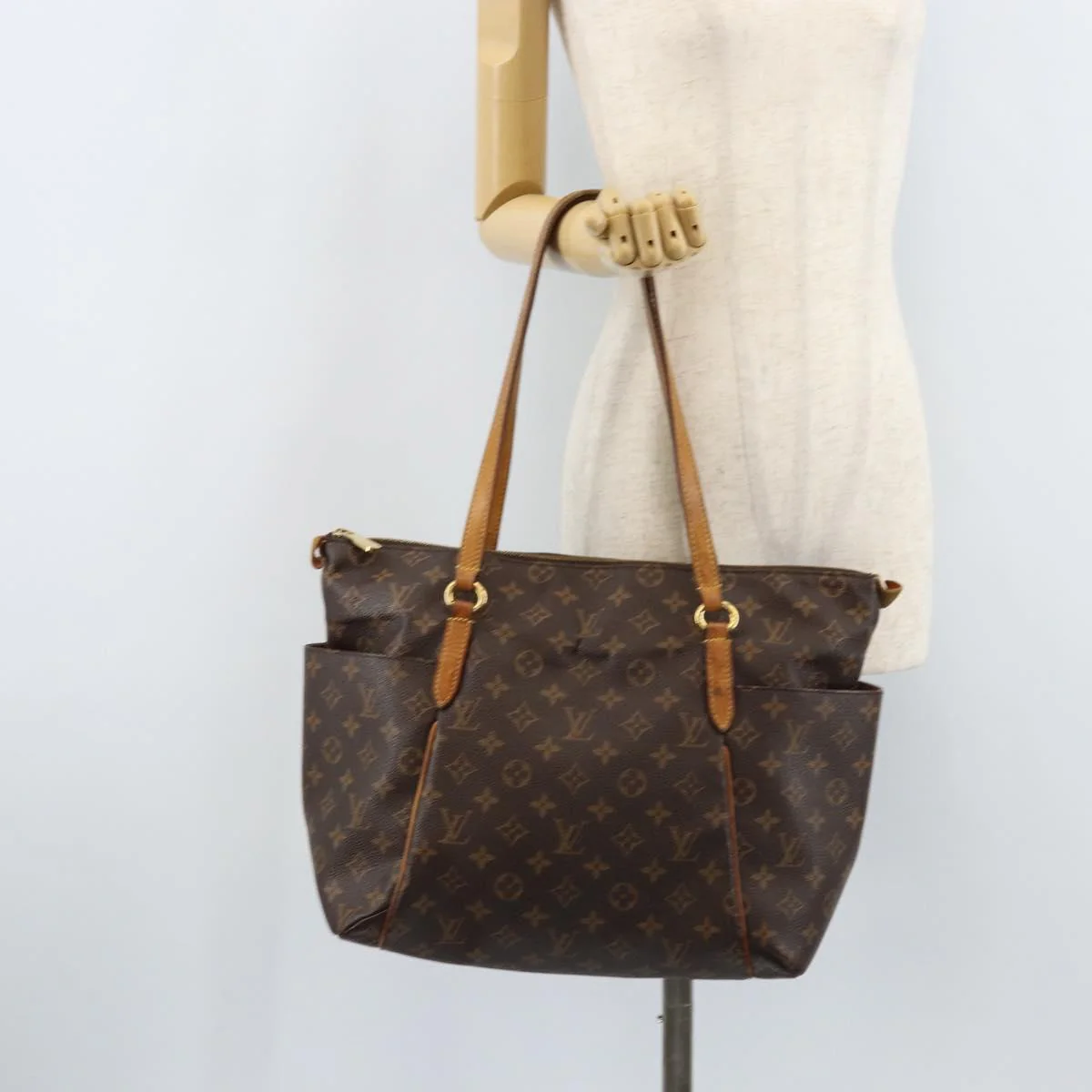 Monogram Totally MM Tote Bag - Image 24